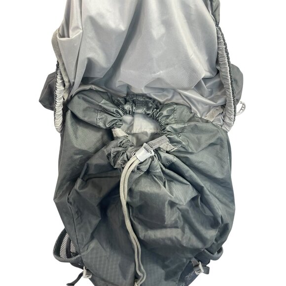 Osprey Trip 20 Backpack Gray Lightweight Hiking Daypack - Picture 8 of 9